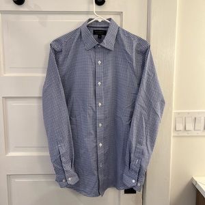 Men’s Banana Republic non-iron dress shirt
